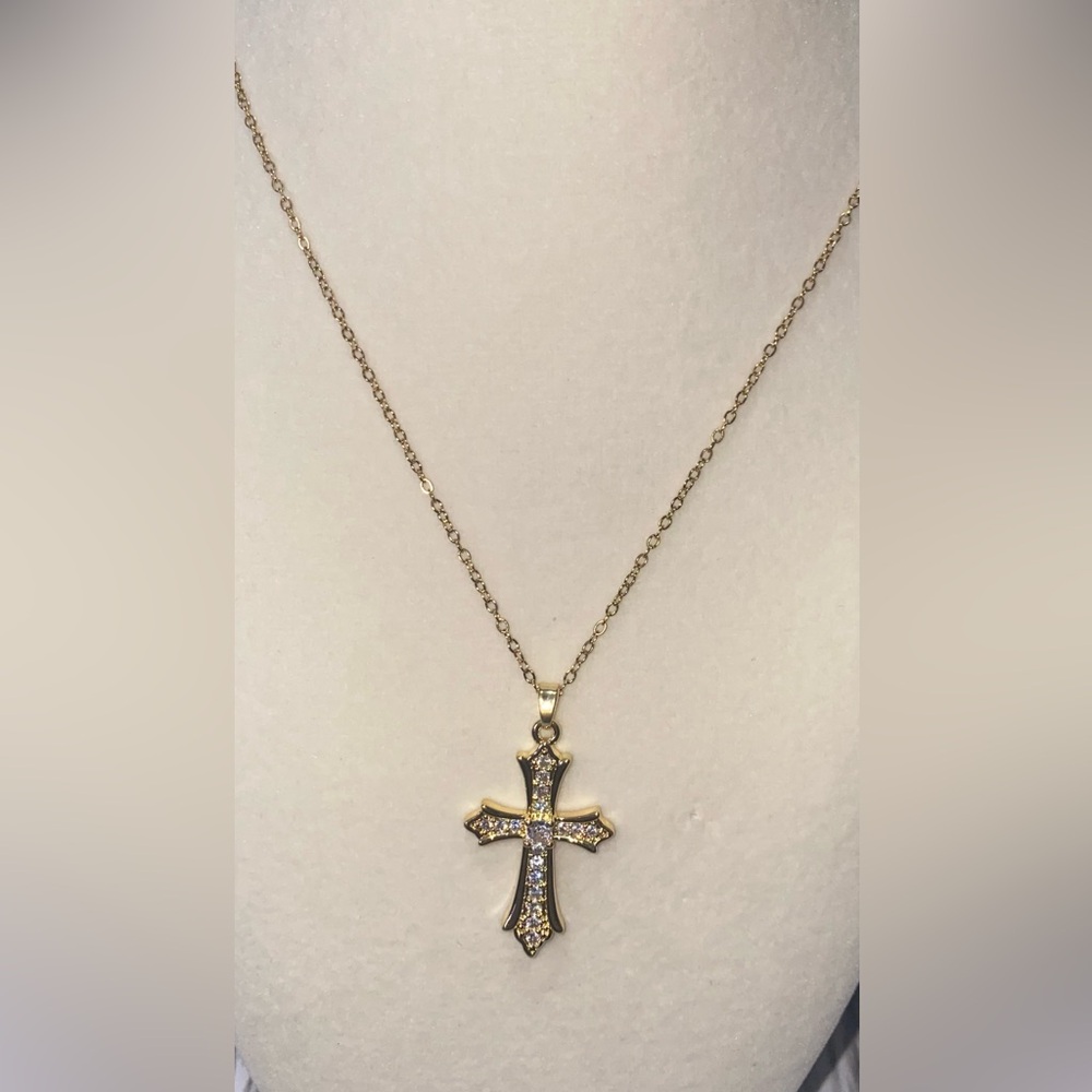 Elegant Gold Cross Pendant Necklace